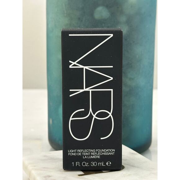NARS NIB Light Reflecting Foundation 1 fl oz - Medium Deep 2.3 Moorea - Picture 2 of 5
